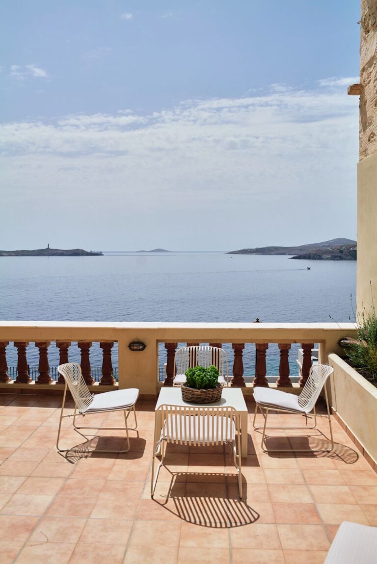 SYROU MELATHRON DELUXE DOUBLE ROOM WITH SHARED SEA VIEW TERRACE