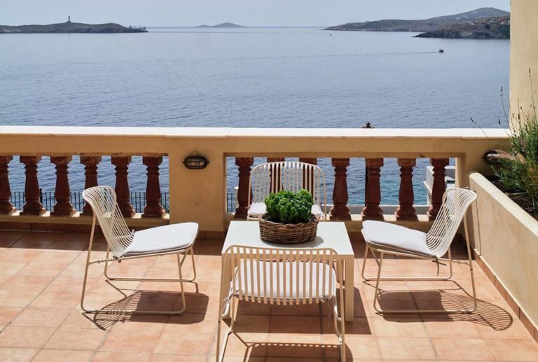 SYROU MELATHRON DELUXE DOUBLE ROOM WITH SHARED SEA VIEW TERRACE