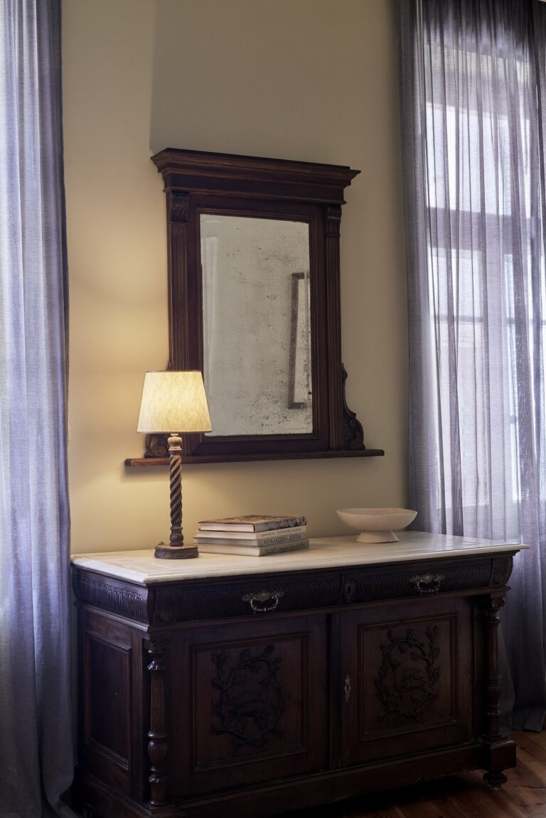 SYROU MELATHRON FAMILY SUITE