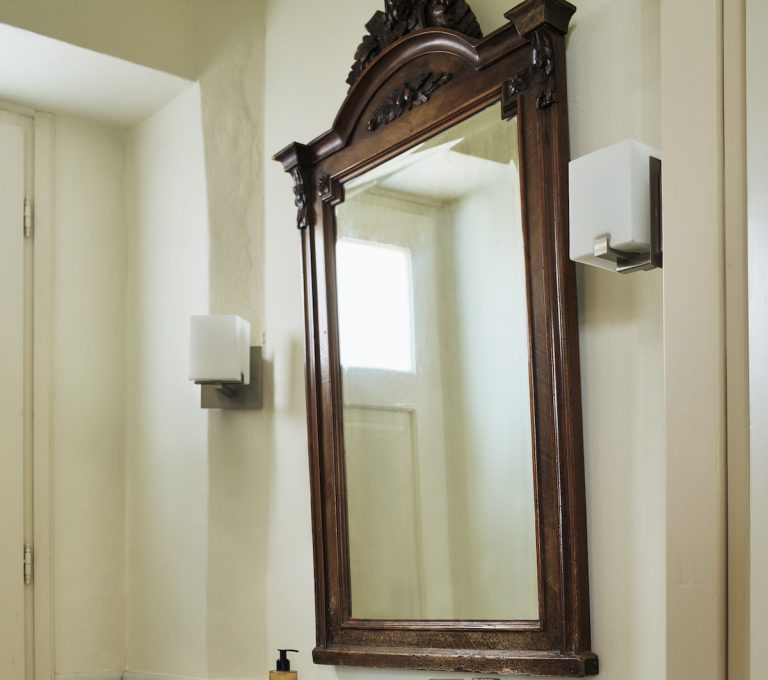 SYROU MELATHRON FAMILY SUITE