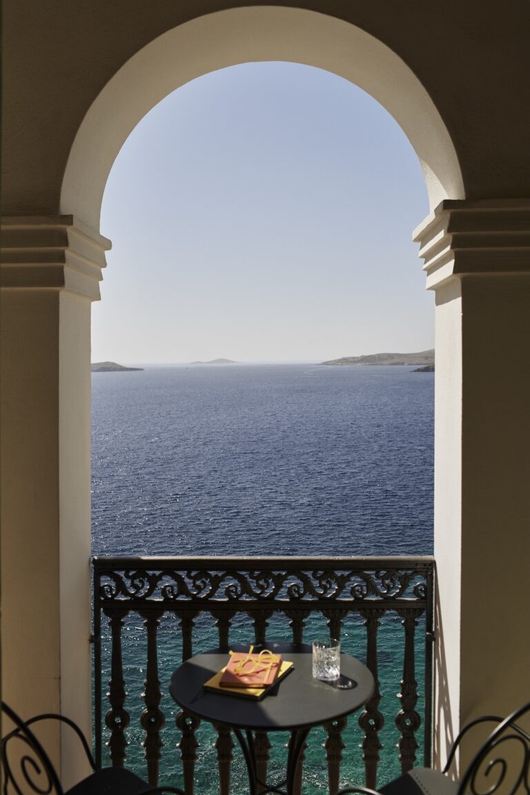 SYROU MELATHRON PREMIUM ROOM WITH SEA VIEW